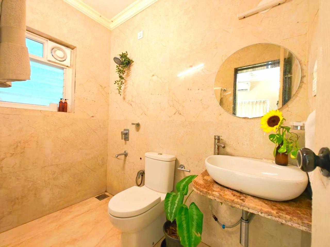 La Ritz Sea View Hotel Old Goa Ngoại thất bức ảnh